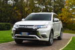 Mitsubishi Outlander PHEV: tante novità per il restyling Mitsubishi Outlander PHEV: tante novità per il restyling - Vai alla galleria