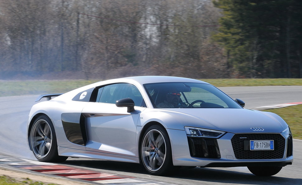 Prova Audi R8 Scheda Tecnica Opinioni E Dimensioni 5 2 V10