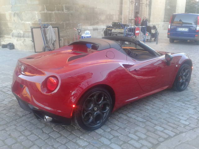 Alfa Romeo 4c Spider Le Foto Spia In Veste Definitiva