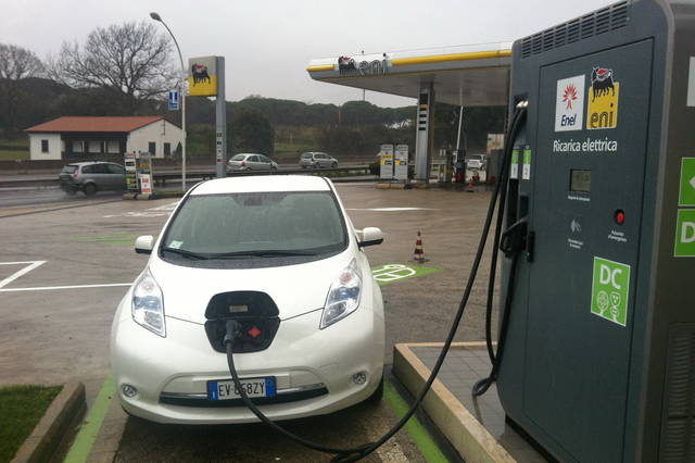 eni-enel-ricarica-elettriche-fast-rechar