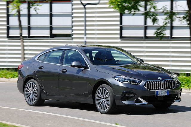 Prova BMW Serie 2 Gran Coupé scheda tecnica opinioni e dimensioni 220d