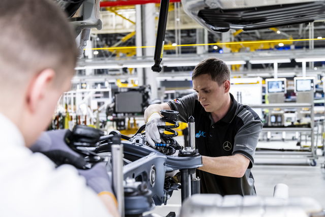 fabbrica mercedes russia