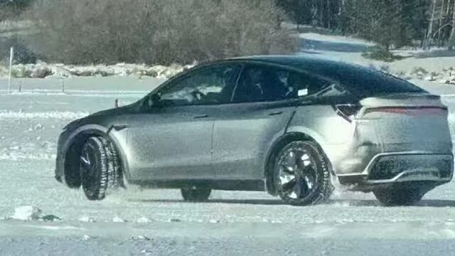 tesla model y 2025 spy senza veli