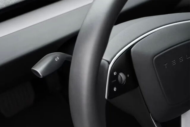 frecce tesla model 3