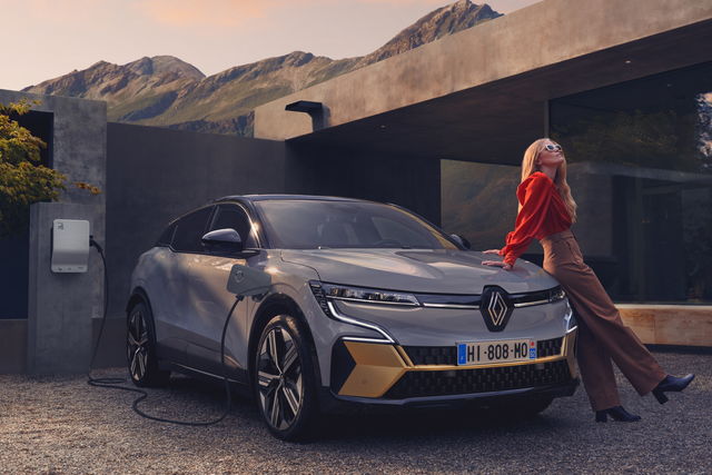 renault megane e tech ricarica