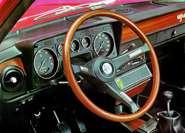 alfa romeo alfetta 1972 interni