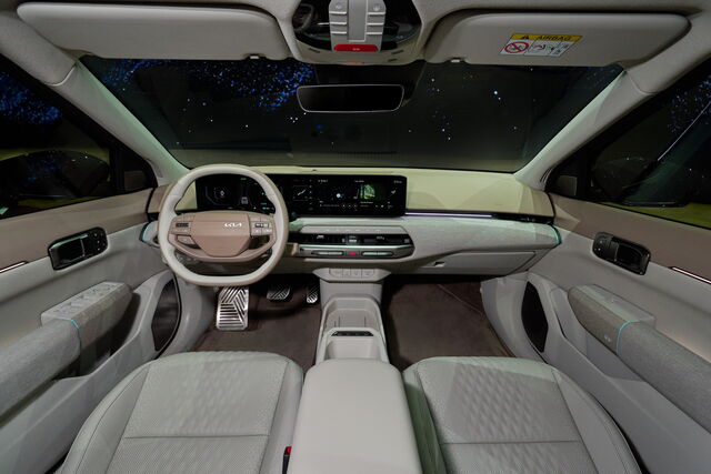 kia ev4 hatchback baseline yuka steel grey int event static highres 001