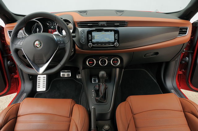 Prova Alfa Romeo Giulietta scheda tecnica opinioni e