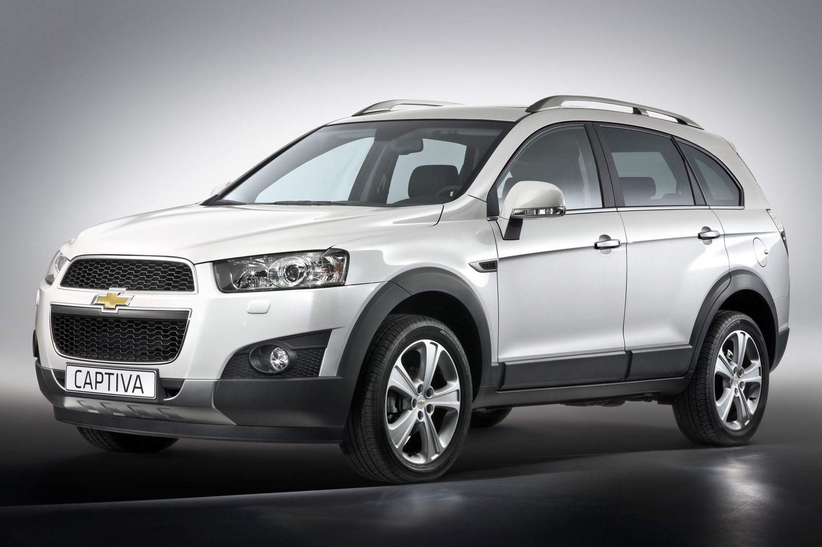 Chevrolet Captiva: Cambia "Faccia" E Motori Per Il 2011