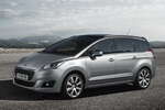 Nuovo volto per la Peugeot 5008 - Vai alla galleria