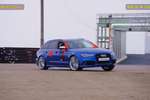 Il freerunner sfida l'Audi RS6 Avant - Vai alla galleria