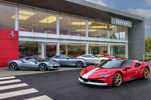 ferrari vola in borsa e supera stellantis
