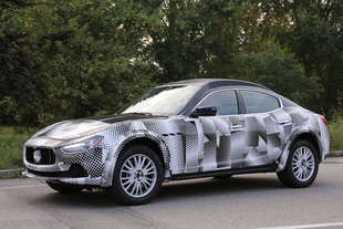 maserati levante prime foto spia