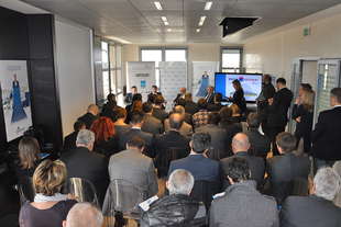 car server apre al supermercato