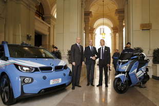 expo 2015 milano polizia viaggia bmw