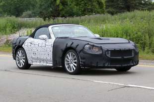 fiat 124 spider prime foto spia