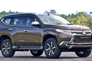 mitsubishi pajero sport 2015