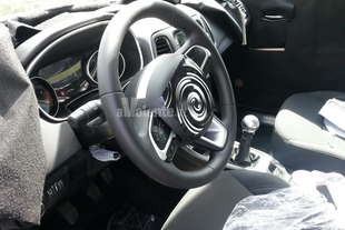jeep compass 2017 spy foto degli interni
