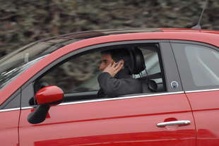 telefono al volante sospensione della patente alla 1deg violazione