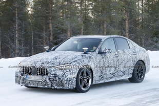 mercedes amg c63 2022 ibrida plug