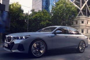 bmw serie 5 2023 sfugge prima immagine