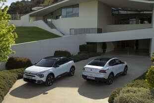 citroen c4 e c4 x arriva il mild hybrid