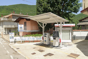 valle castellana comune distributore carburanti