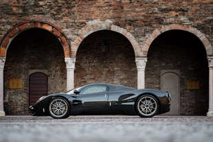 auto con motore v12 nel 2026