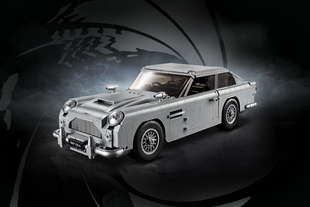 l aston martin db5 007 e anche lego