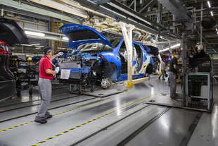 costruttori fermano produzione auto per scarsita di chip