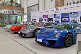 pagani rende omaggio alla porsche
