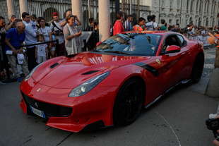 parco valentino 2019 supercar night parade