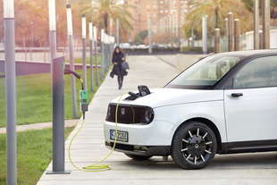 auto elettriche proposta una detrazione fiscale del 50 percento