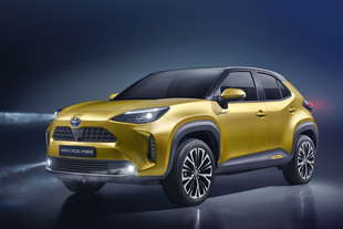 toyota yaris cross 2021 caratteristiche immagini