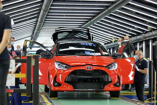 toyota yaris entra produzione