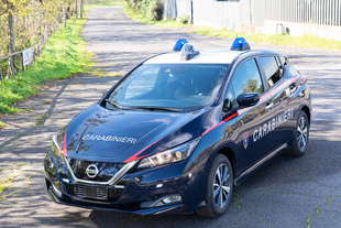 52 nissan leaf carabinieri