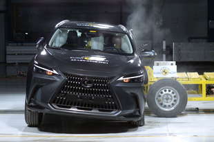 test euro ncap 2022 bmw 2 coupe lexus nx renault.megane etech volkswagen taigo polo