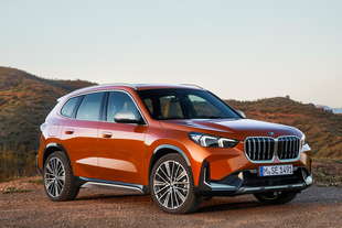 bmw x1 2022 caratteristiche immagini