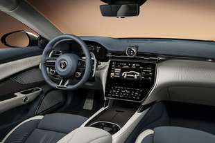 maserati granturismo 2023 svelati interni