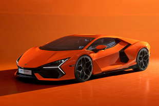 lamborghini revuelto caratteristiche immagini