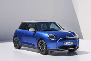 mini cooper 3 porte ev 2024 02