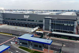 renault inaugura il nuovo centro ricambi italiano