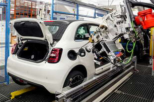 come nasce nuova fiat 500 ibrida