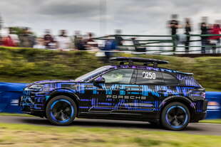 porsche cayenne eletterica debutto si avvicina