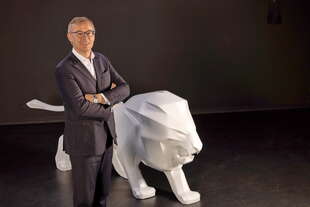 il futuro della peugeot secondo il suo ceo alain favey