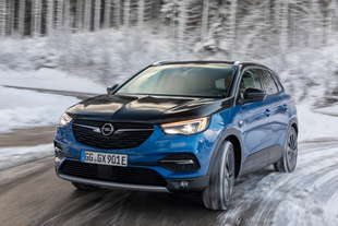 opel grandland x hybrid4