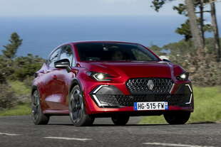 Fa la sportiva ma è comoda - Vai al primo contatto