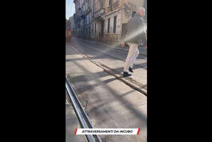 Attraversamenti pedonali da incubo: Milano - Vai al video