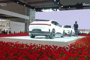 Polestar 4 - Vai al video