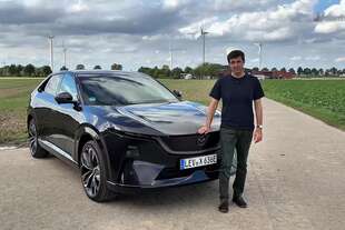 Mazda CX-6e - Vai al video